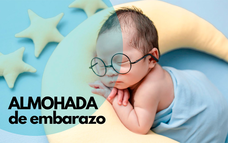 bebe durmiendo con gafas en una almohada